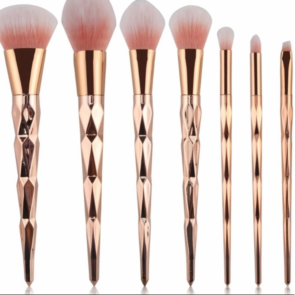Rose Gold makeup brushes 7 piece NWT - Picture 2 of 4